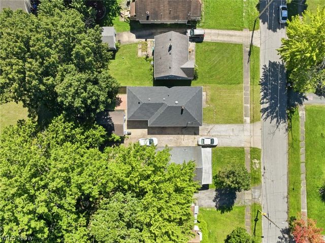 221 carnegie, Youngstown, OH 44515