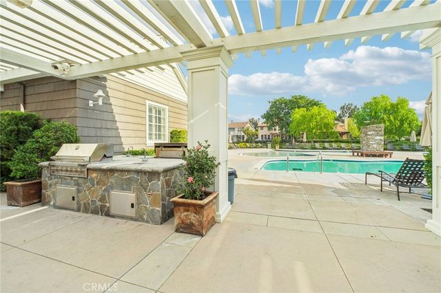 24150 View Pointe, Valencia, CA 91355