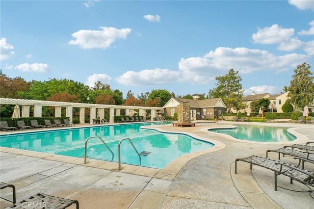 24150 View Pointe, Valencia, CA 91355