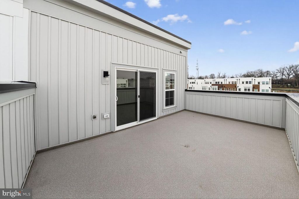 Image 25 of property listing at 2521 FARMSTEAD DR #313 CLARKE, Rockville, MD 20850