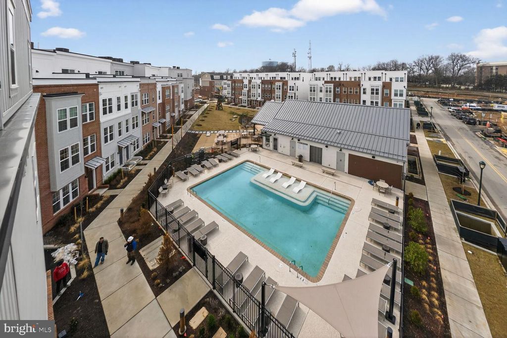 Image 26 of property listing at 2521 FARMSTEAD DR #313 CLARKE, Rockville, MD 20850