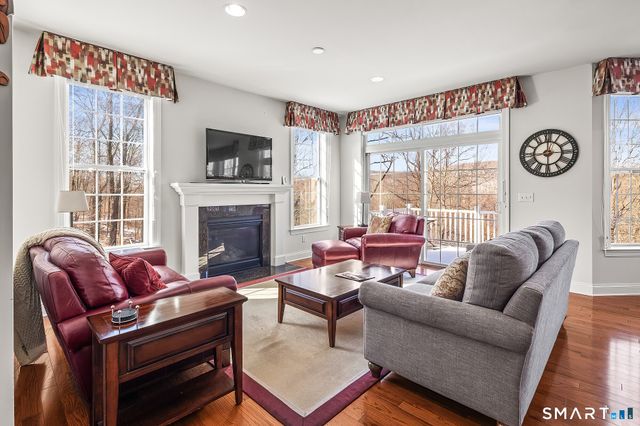 1 Wilderswood Way 1, Danbury, CT 06810