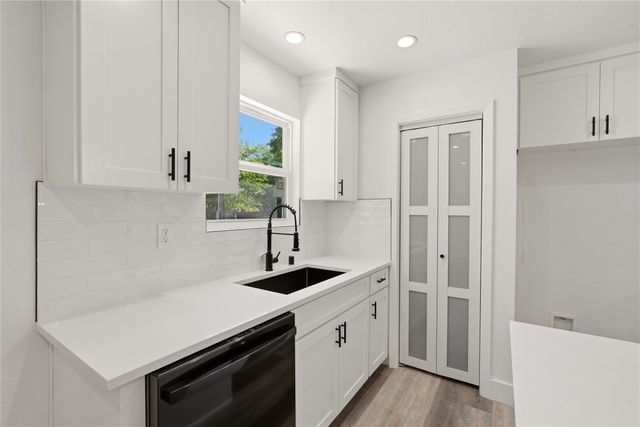 327 Boone, Alvarado, TX 76009