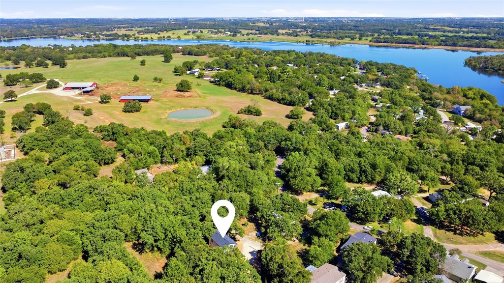 327 Boone, Alvarado, TX 76009 — photo 4