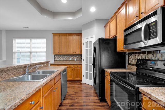 738 Lumber Lane, Charlotte, NC 28214