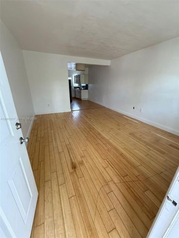 8080 Tatum Waterway Dr 19, Miami Beach, FL 33141