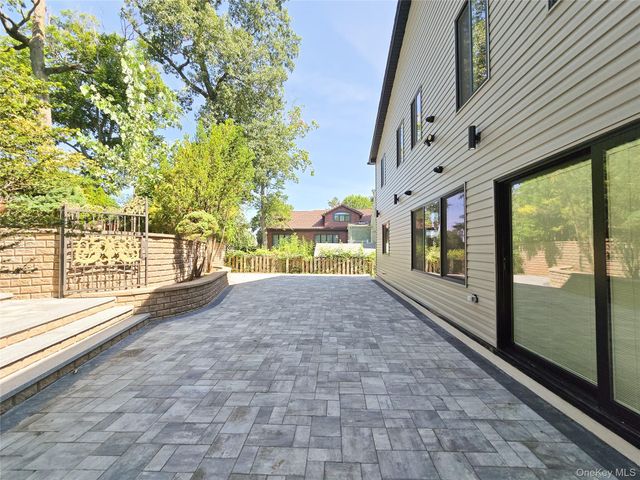 49-32 Annadale Lane, Little Neck, NY 11362