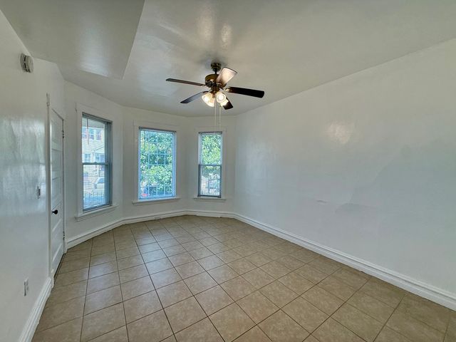 2943 N Allen Avenue 1, Chicago, IL 60618