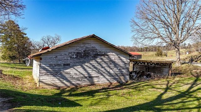 180 Foster Lusk SE Road, Calhoun, GA 30701