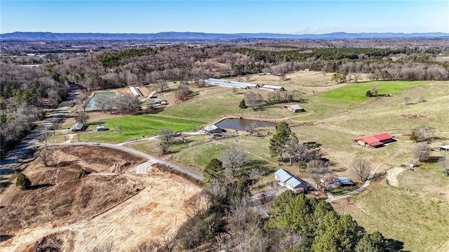 180 Foster Lusk SE Road, Calhoun, GA 30701