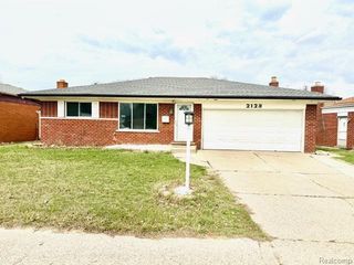 2123 Common Road, Warren, MI 48092