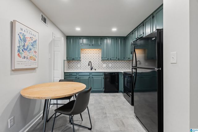 1200 Beacon Pkwy E Apt 704, Birmingham, AL 35209