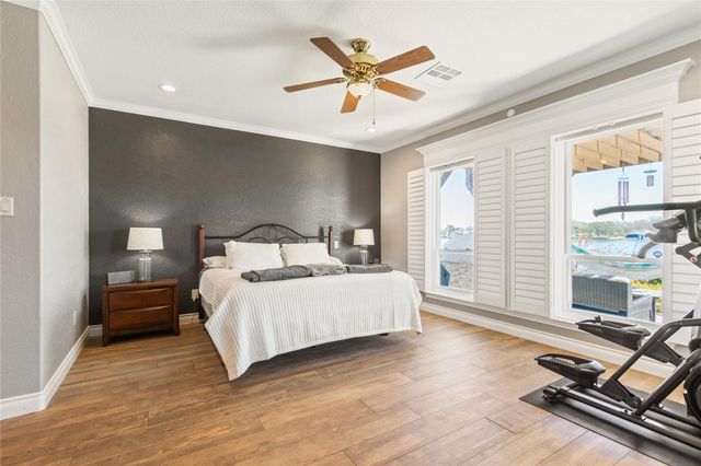 11 Villas Ways Drive, Conroe, TX 77356