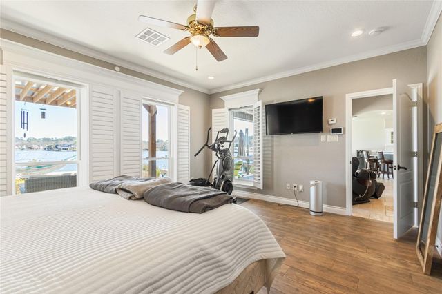 11 Villas Ways Drive, Conroe, TX 77356