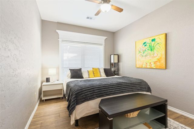 11 Villas Ways Drive, Conroe, TX 77356