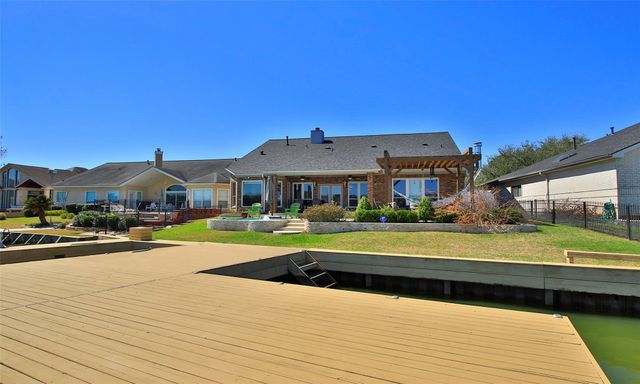 11 Villas Ways Drive, Conroe, TX 77356