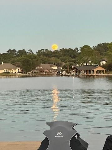 11 Villas Ways Drive, Conroe, TX 77356