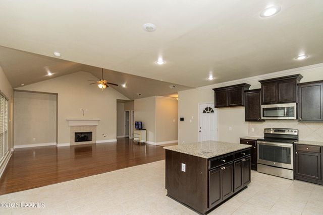 103 Cautillion Drive, Youngsville, LA 70592