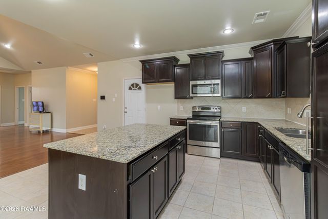 103 Cautillion Drive, Youngsville, LA 70592