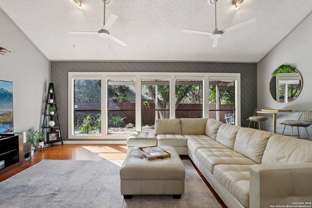 2430 Bluffridge, San Antonio, TX 78232