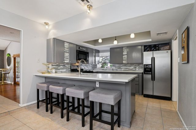 2430 Bluffridge, San Antonio, TX 78232