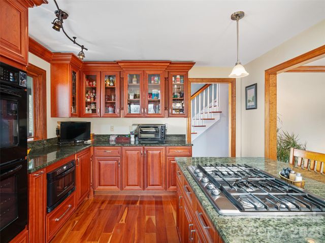 126 Wildflower Cove Drive, Swannanoa, NC 28778