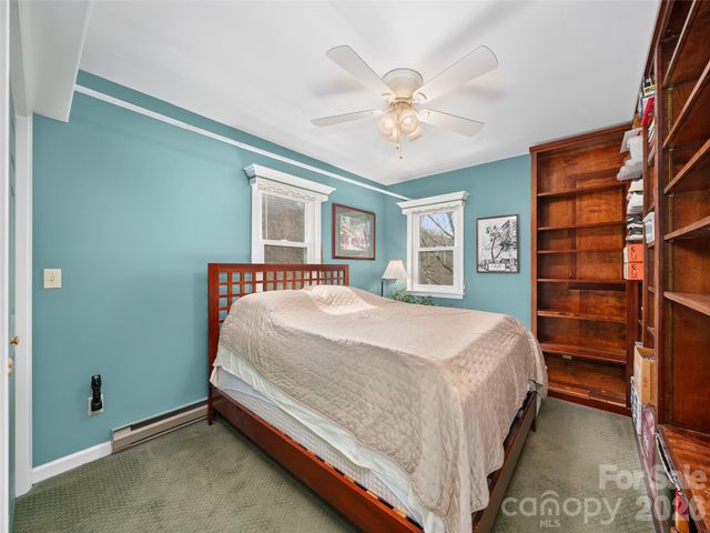 126 Wildflower Cove Drive, Swannanoa, NC 28778