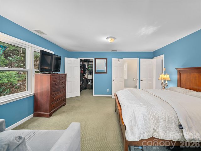 126 Wildflower Cove Drive, Swannanoa, NC 28778