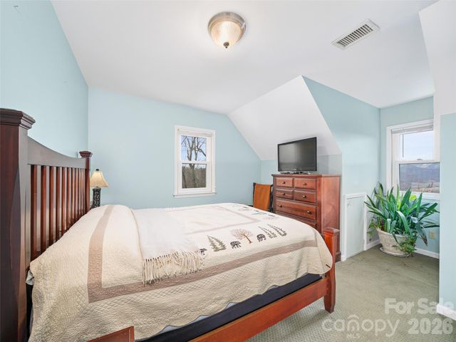 126 Wildflower Cove Drive, Swannanoa, NC 28778