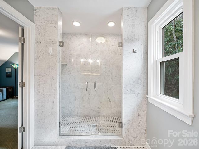 126 Wildflower Cove Drive, Swannanoa, NC 28778