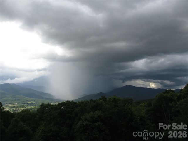 126 Wildflower Cove Drive, Swannanoa, NC 28778