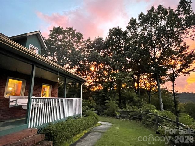 126 Wildflower Cove Drive, Swannanoa, NC 28778