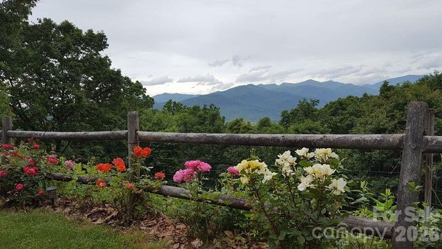 126 Wildflower Cove Drive, Swannanoa, NC 28778