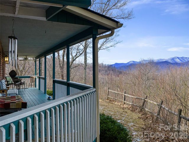 126 Wildflower Cove Drive, Swannanoa, NC 28778