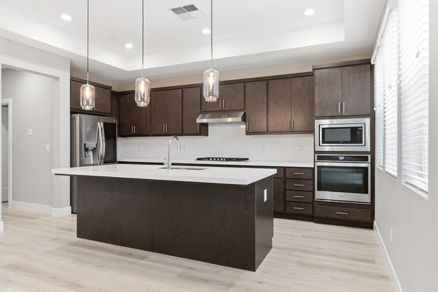 4115 Valkommen Dr, Denair, CA 95316