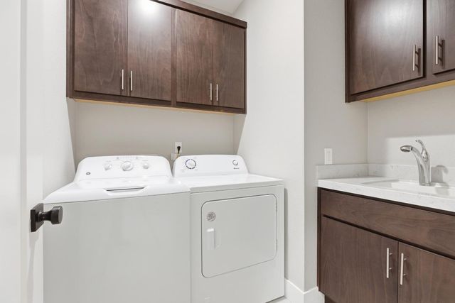 4115 Valkommen Dr, Denair, CA 95316