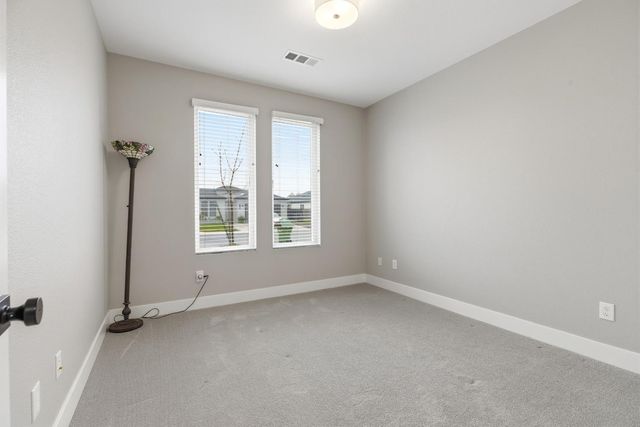 4115 Valkommen Dr, Denair, CA 95316