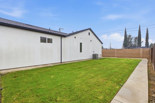 4115 Valkommen Dr, Denair, CA 95316