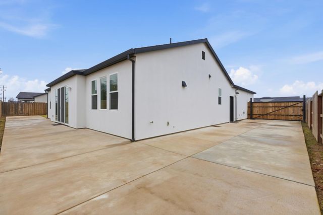 4115 Valkommen Dr, Denair, CA 95316