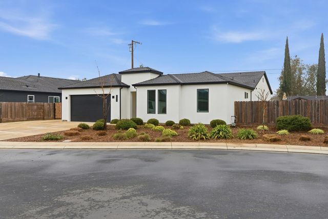 4115 Valkommen Dr, Denair, CA 95316