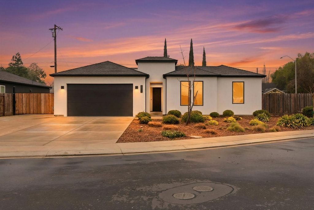 4115 Valkommen Dr, Denair, CA 95316