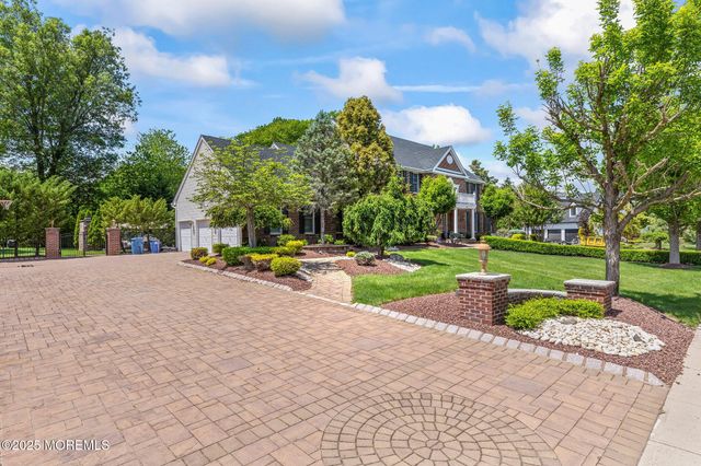 16 Huxley Court, Marlboro, NJ 07746