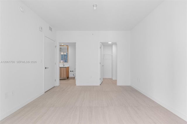 77 SE 5th Street 2205, Miami, FL 33131