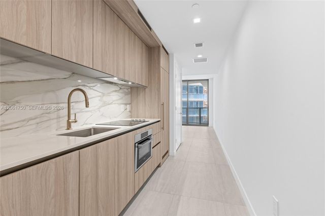 77 SE 5th Street 2205, Miami, FL 33131