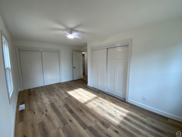 2921 SW Moundview CT, Topeka, KS 66614