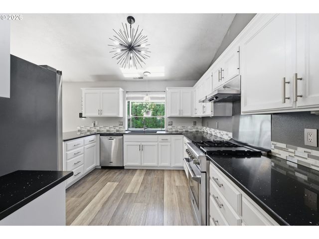 6819 SIMEON Dr, Springfield, OR 97478
