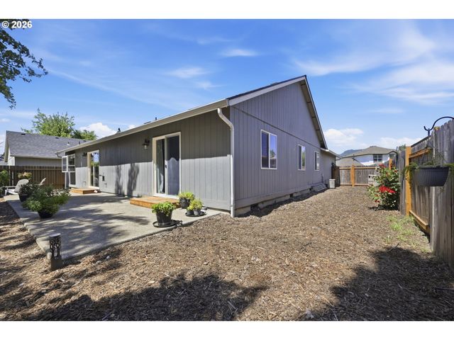 6819 SIMEON Dr, Springfield, OR 97478
