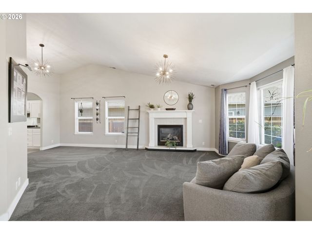 6819 SIMEON Dr, Springfield, OR 97478