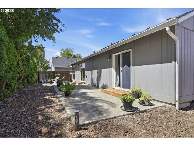 6819 SIMEON Dr, Springfield, OR 97478