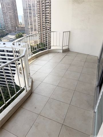 469 Ena Road 2103, Honolulu, HI 96815